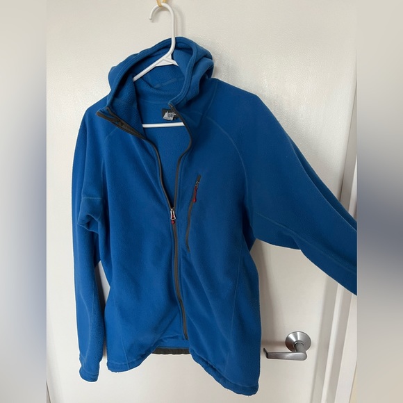 MEC fleece zip, perfect for layering and fall hiking. - Picture 4 of 4